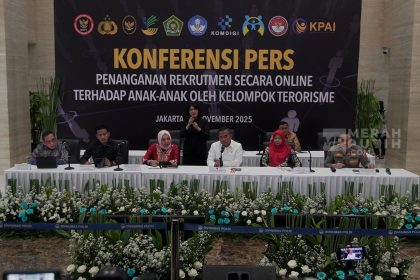 5f3a2811f8680cd18b692ca4581e0885